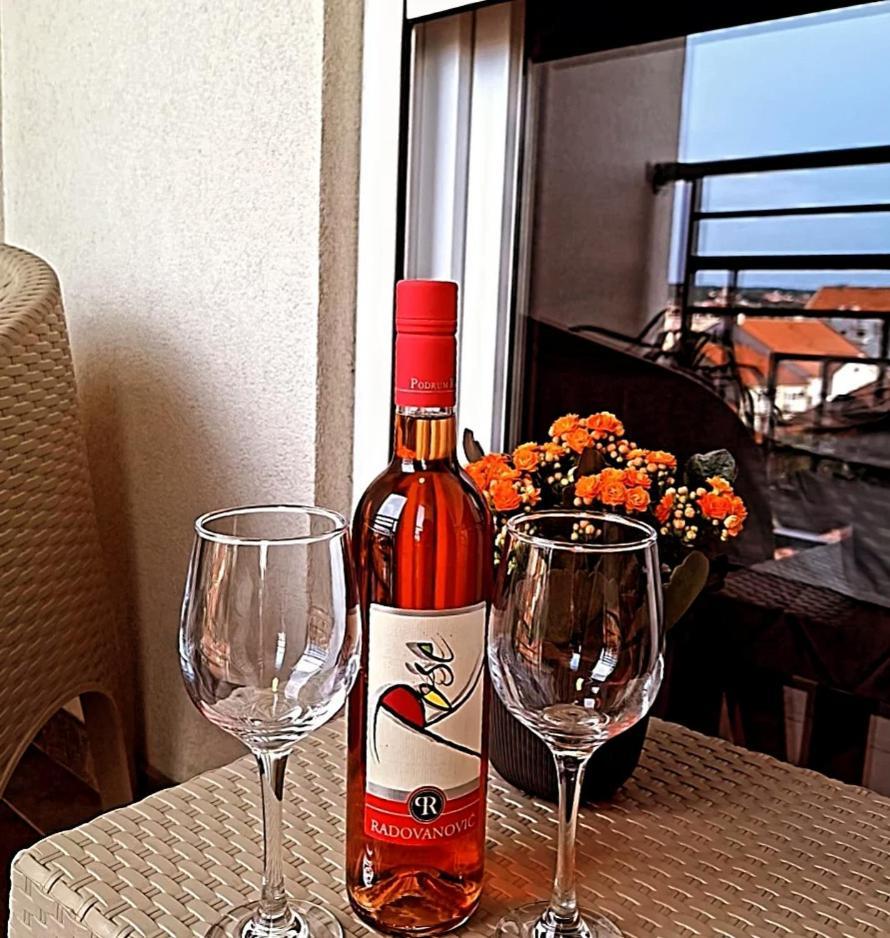 Stan Na Dan Aurora Appartement Požarevac Buitenkant foto