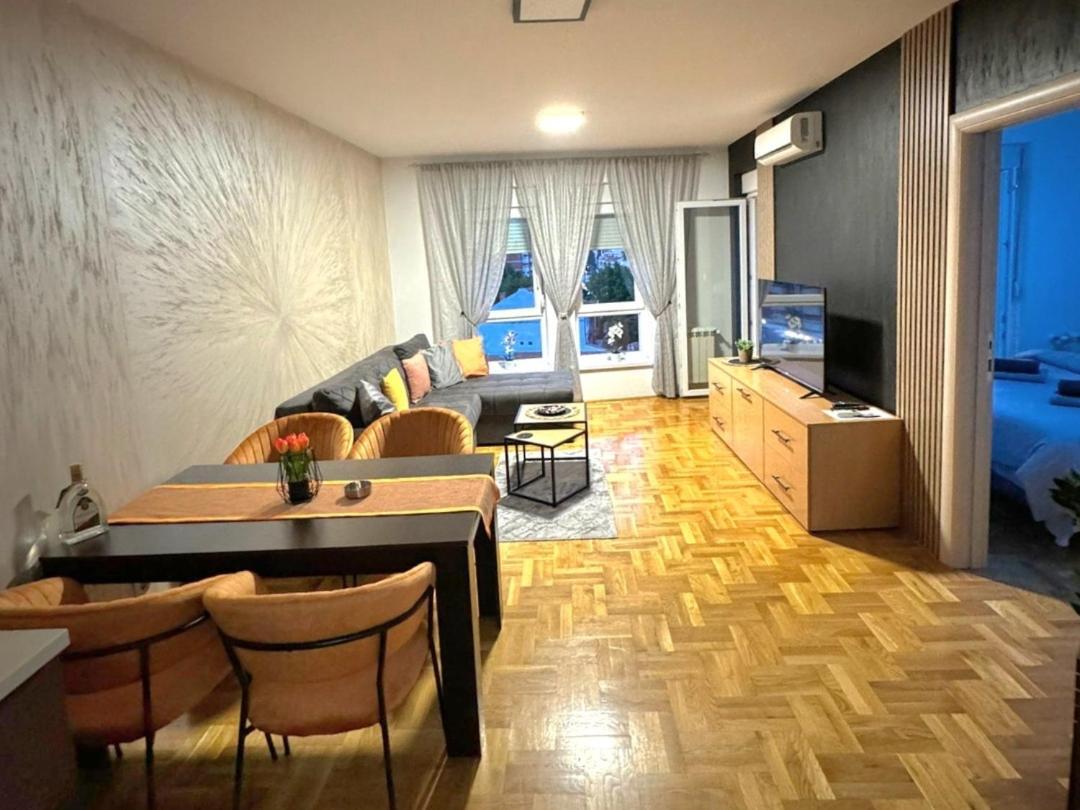 Stan Na Dan Aurora Appartement Požarevac Buitenkant foto