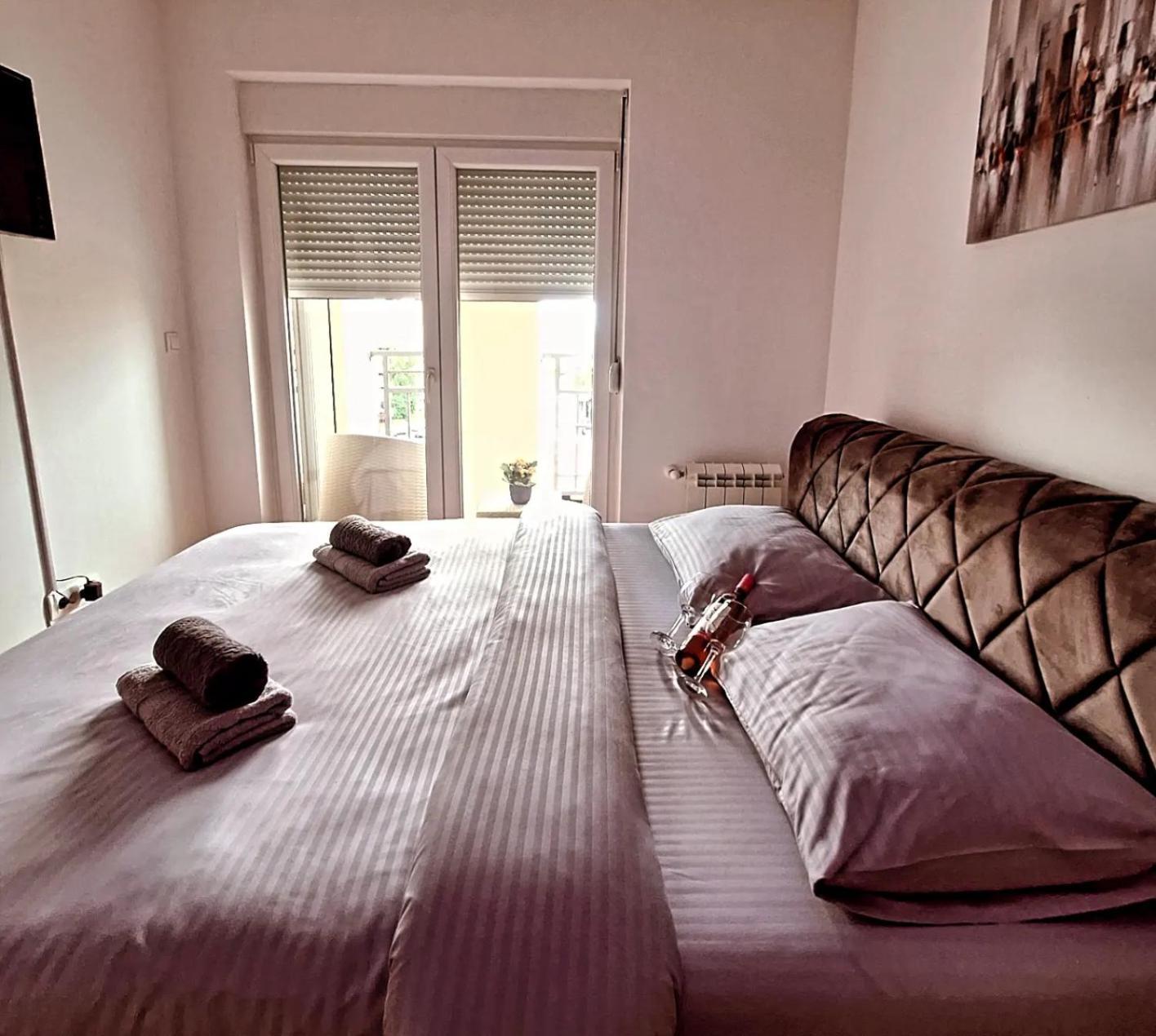 Stan Na Dan Aurora Appartement Požarevac Buitenkant foto